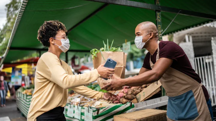 Farmers market during the pandemic